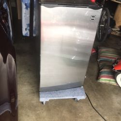 Mini Fridge Good Condition