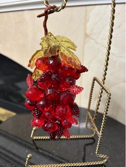 VIN faceted red lucite beaded grape cluster with berries