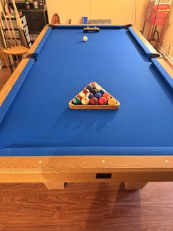 8 Ft Pool table