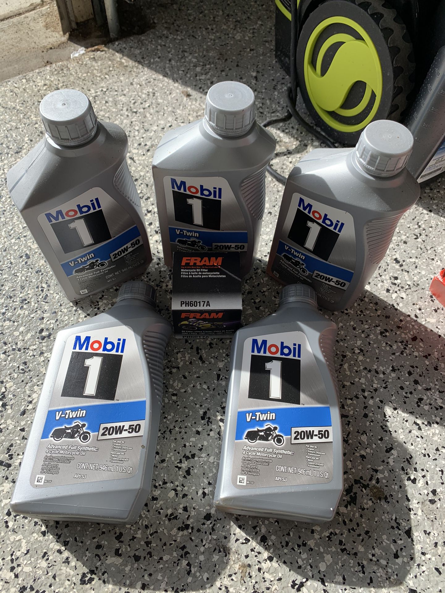 Mobil One V-twin Motorcycle Oil