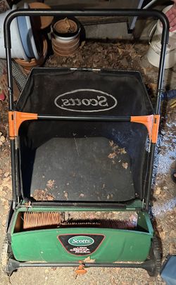 Scott’s Lawn Sweeper 26”