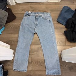 Light blue levi jeans
