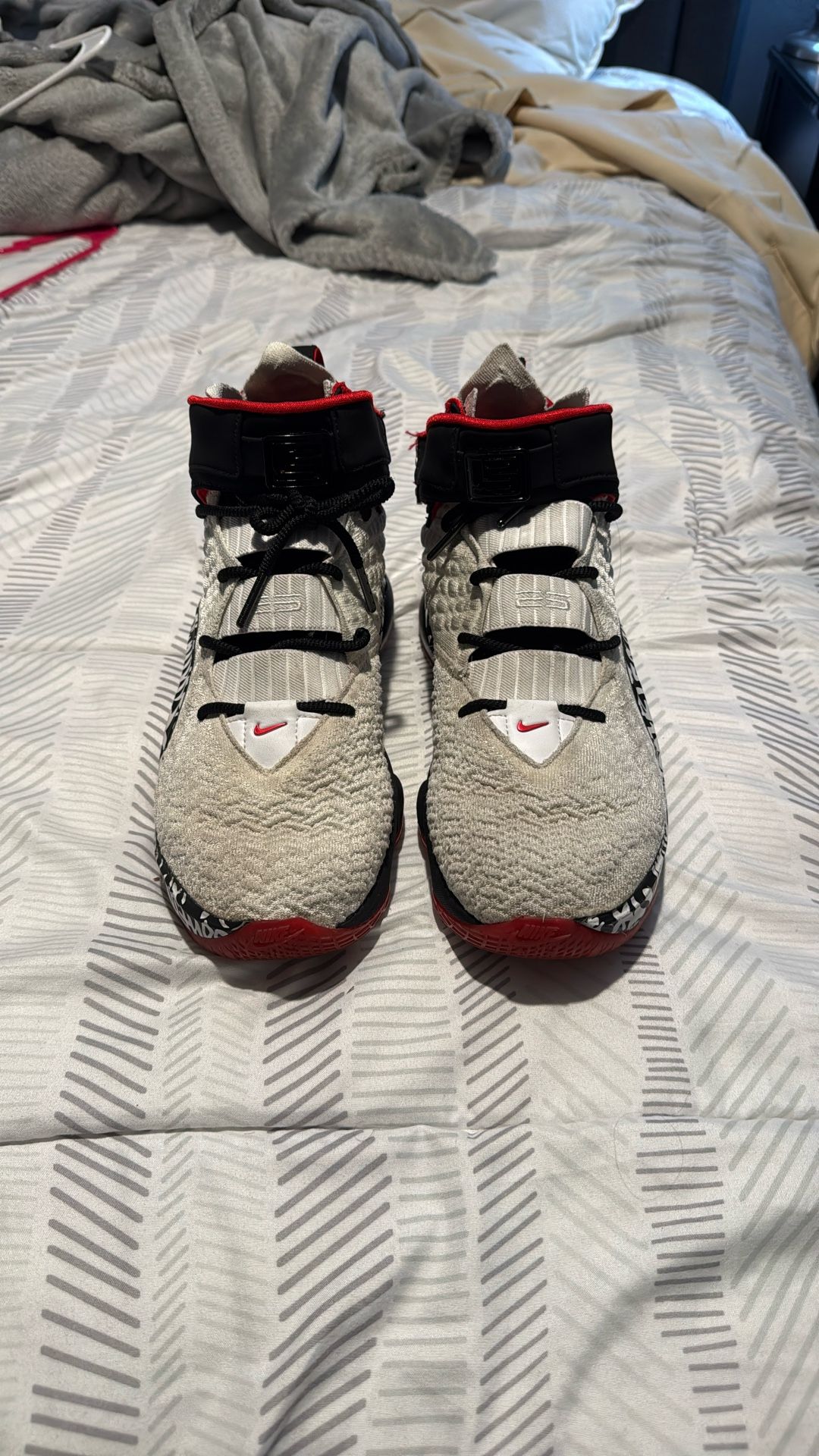 Nike LeBron 17 “LeBron 4 Graffiti”