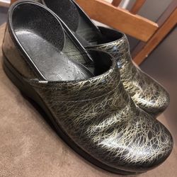 Women’s Dansko Clogs