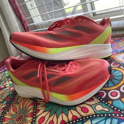 SUPER COMFORTABLE adidas running shoes size 11 1/2