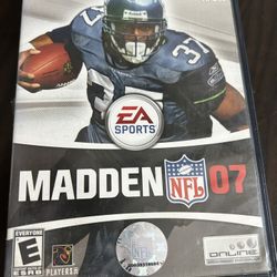 Madden NFL 07  Playstation 2 (PS2) Video Game 