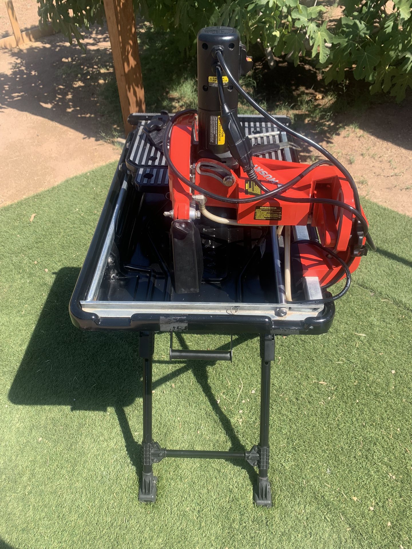 Husky 7in. Wet Tile Saw for Sale in Mesa, AZ - OfferUp