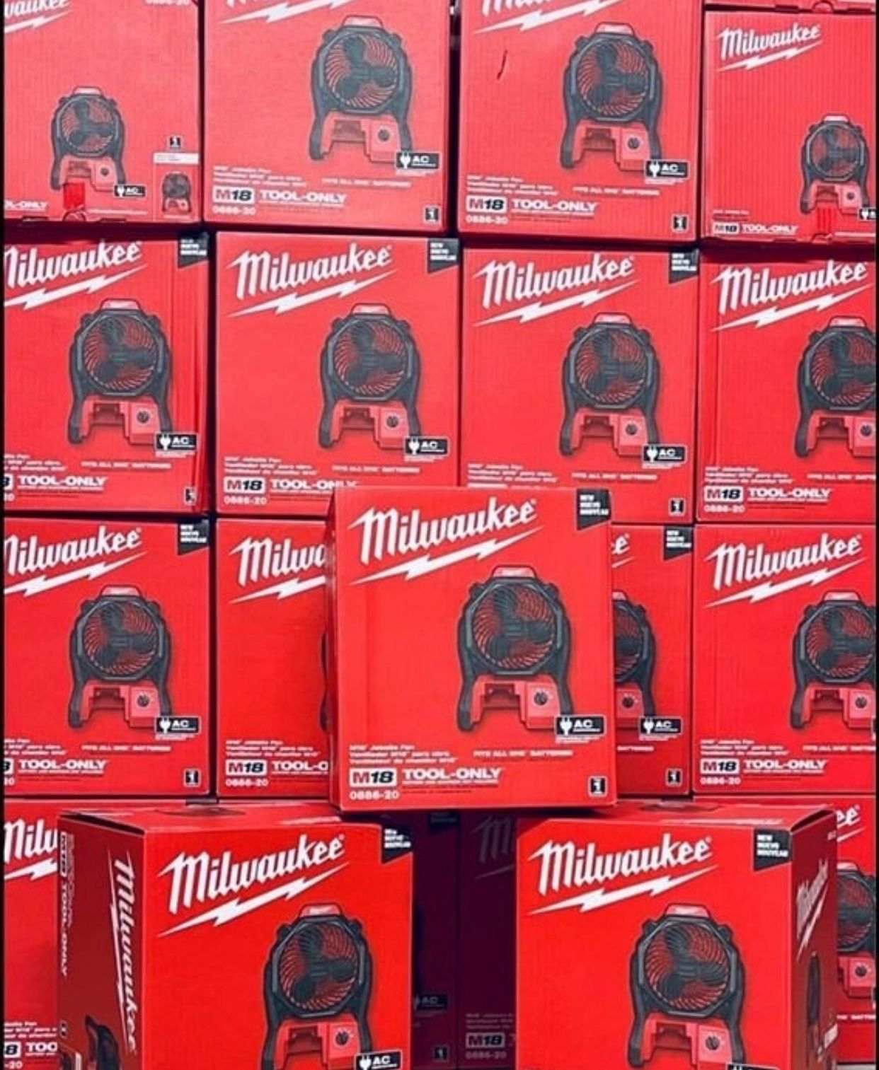 Milwaukee New Fan M18 $110 Each One Nuevos