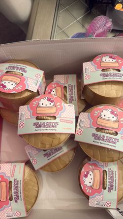 Hello Kitty and Friends Mystery Squishy Dumpling