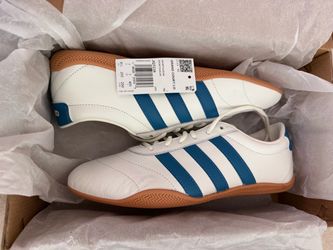 Adidas women’s size 8.5 medium