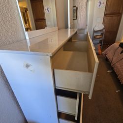 Beautiful White 6 Drawer Dresser With Mirror