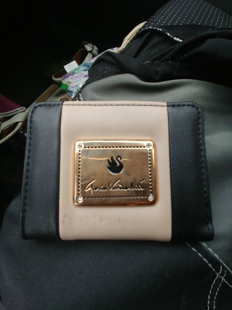 Gloria Vanderbilt wallet