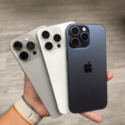 iPhone 15 Pro Max Unlocked 256GB 