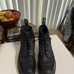 Men’s Dr. Martens Black Leather Boots 