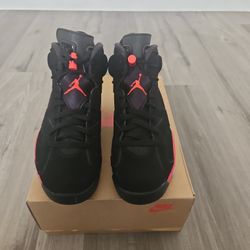 GOOD CONDITION AIR JORDAN RETRO 6 SIZE 10.5 