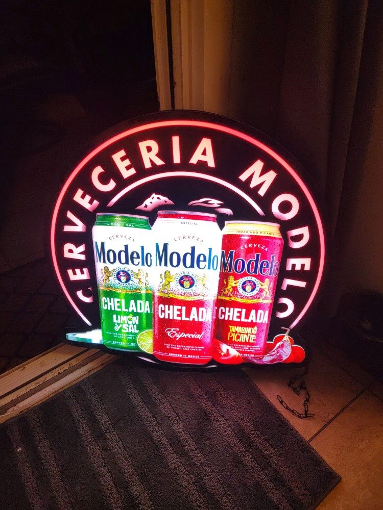 Neon Bar Sign Modelo Chelada