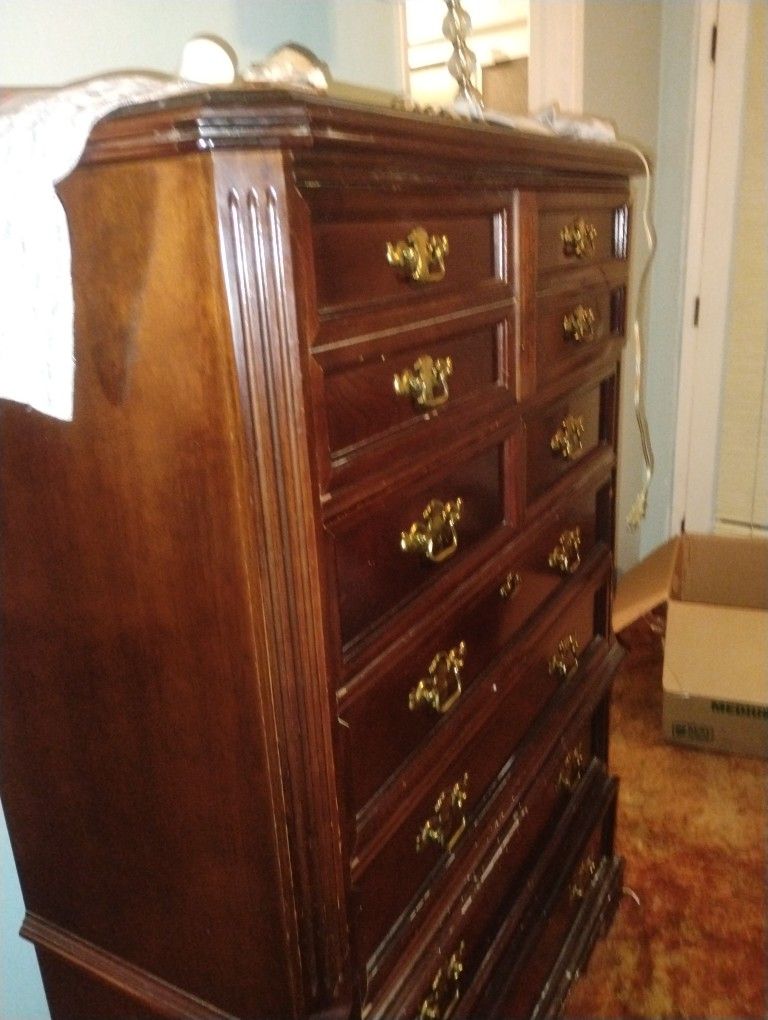 king size double bed and whole bed room set