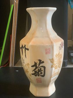 4 Decorative Ceramic Vases