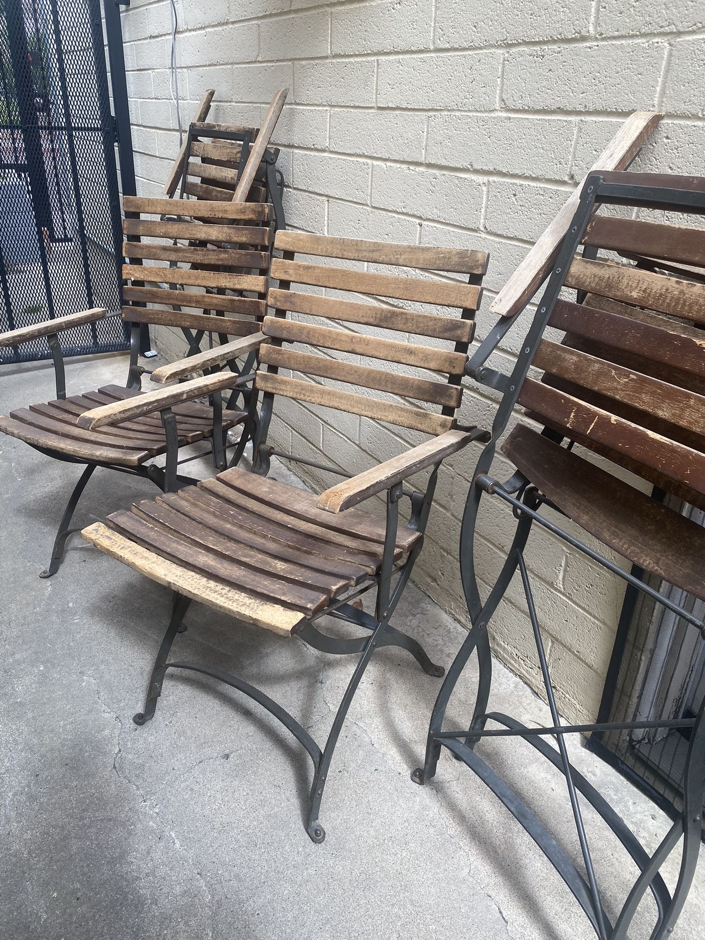 Vintage Metal Wood well-made, folding chairs needs a little loving
