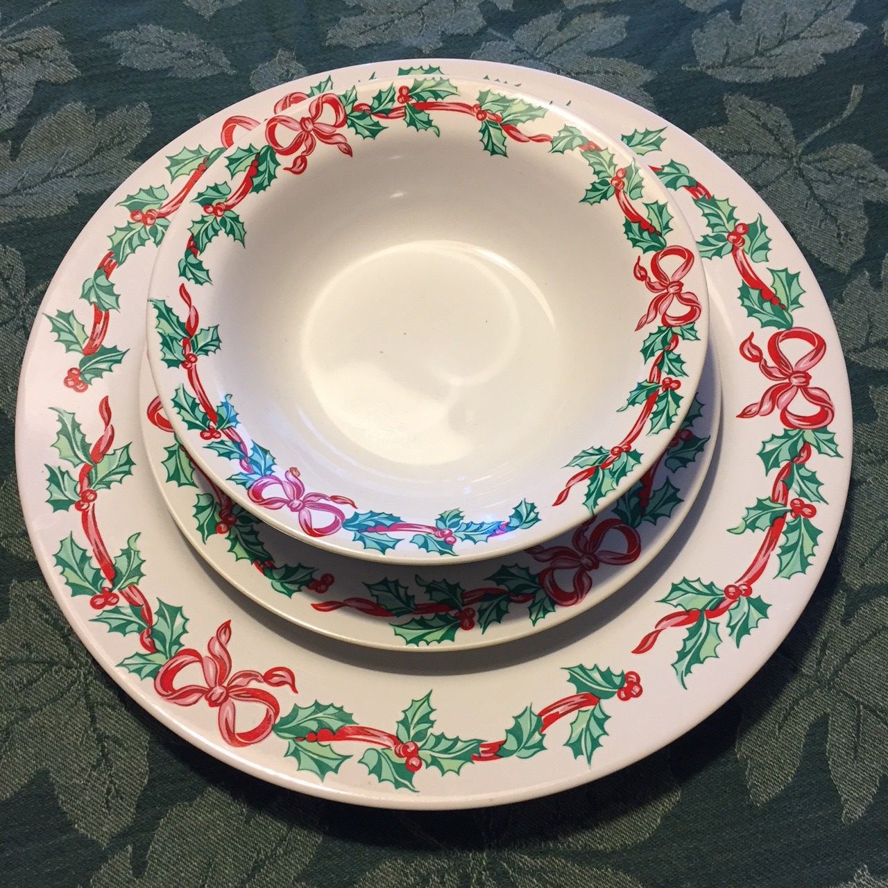 Christmas Ribbons Dinnerware Service of 8