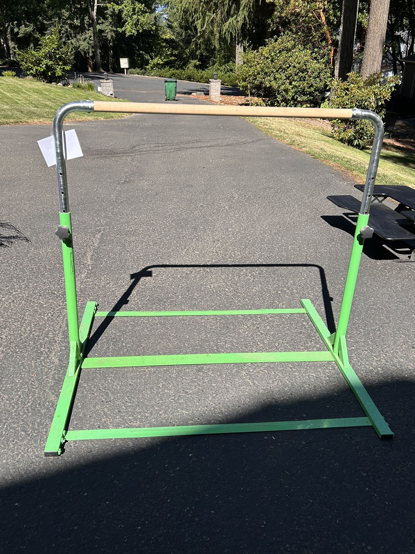 Adjustable Gymnastic Bar