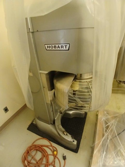HOBART 80 QT MIXER