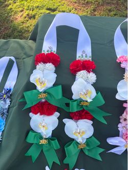 Floral graduation lei