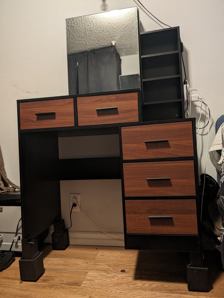 Vanity Desk With Storage 