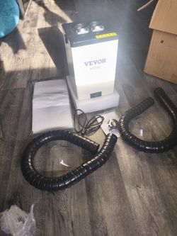 Solder fume extractor
