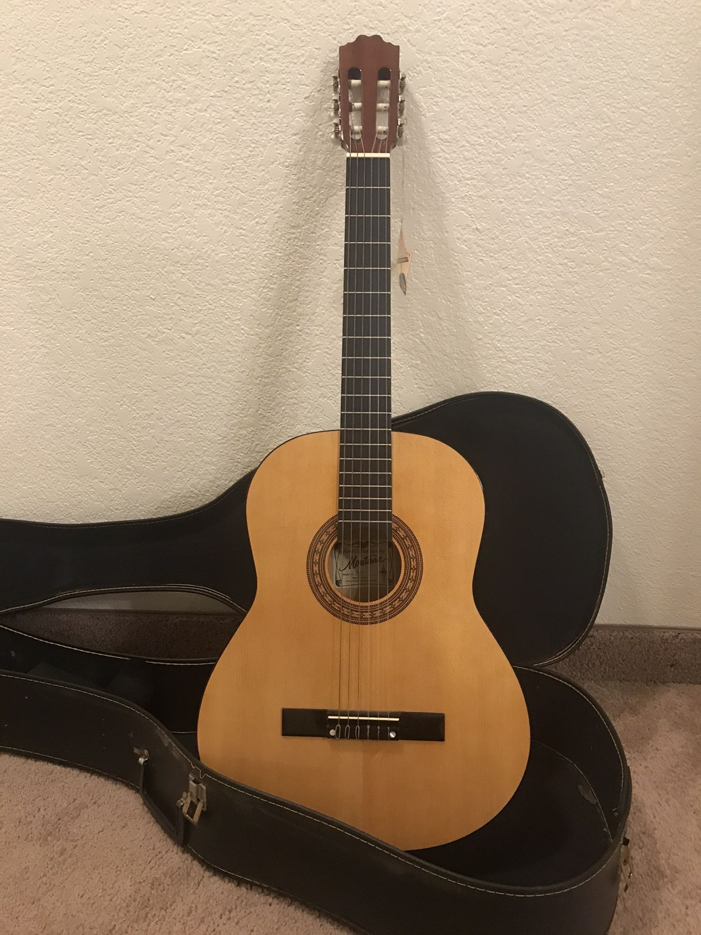 Montana Cl80 classical guitar