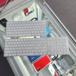 MAGIC APPLE KEYBOARD