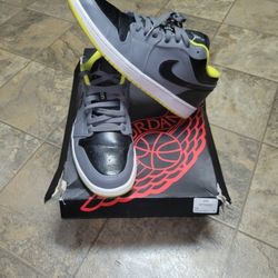 Air Jordan 1 Retro Low 'Vibrant Yellow' Size 11