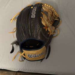 A1000 Infield Glove 
