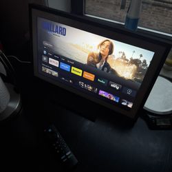 Amazon Echo Show 15 Smart Display (1st Gen , 2021), Sanus Stand Included