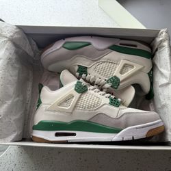 Jordan 4 Pine Green SB
