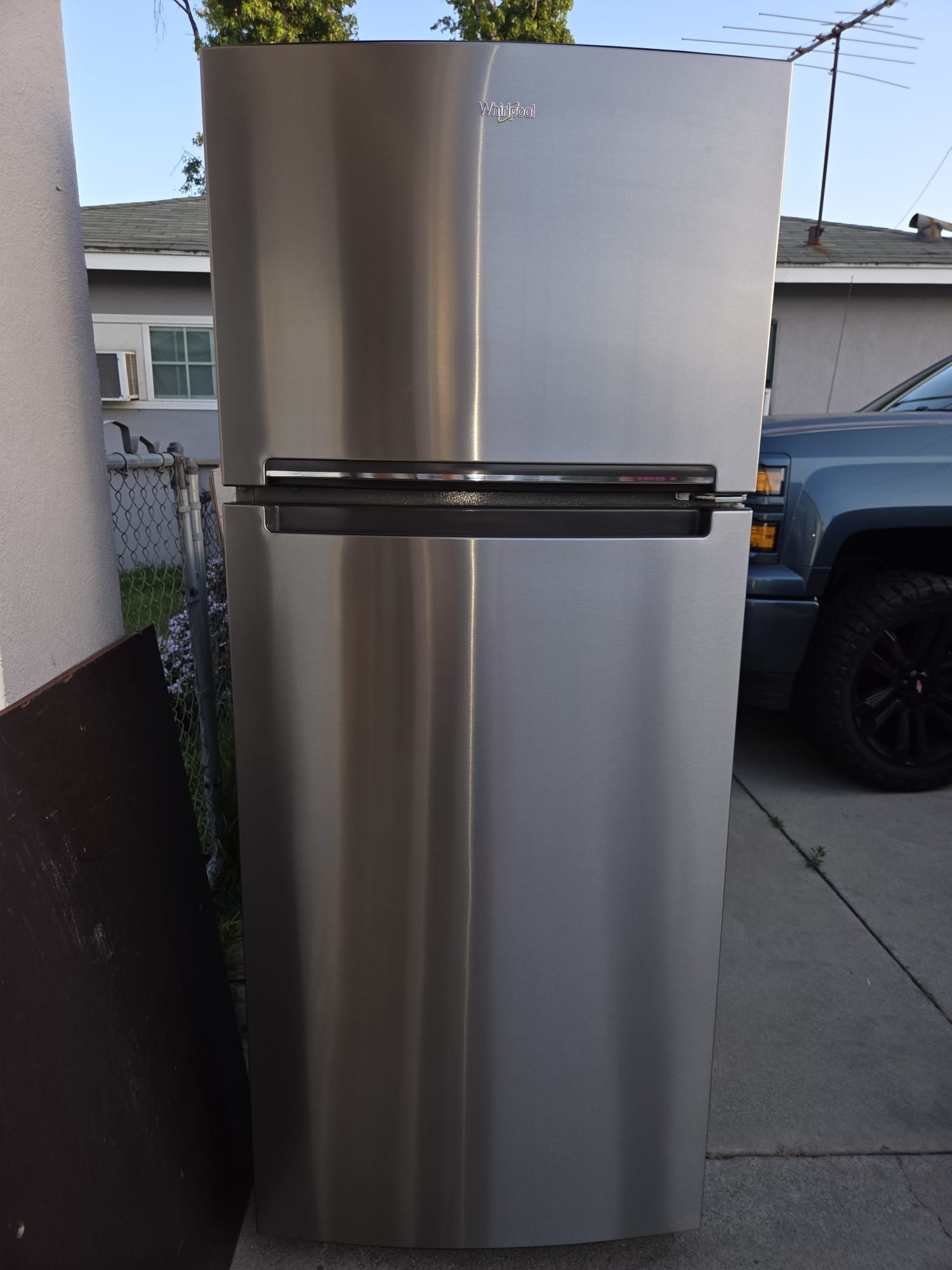 Whirlpool 18 cu. ft. Top Freezer Refrigerator