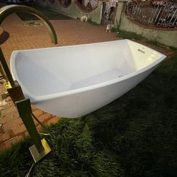 Bathtub 
