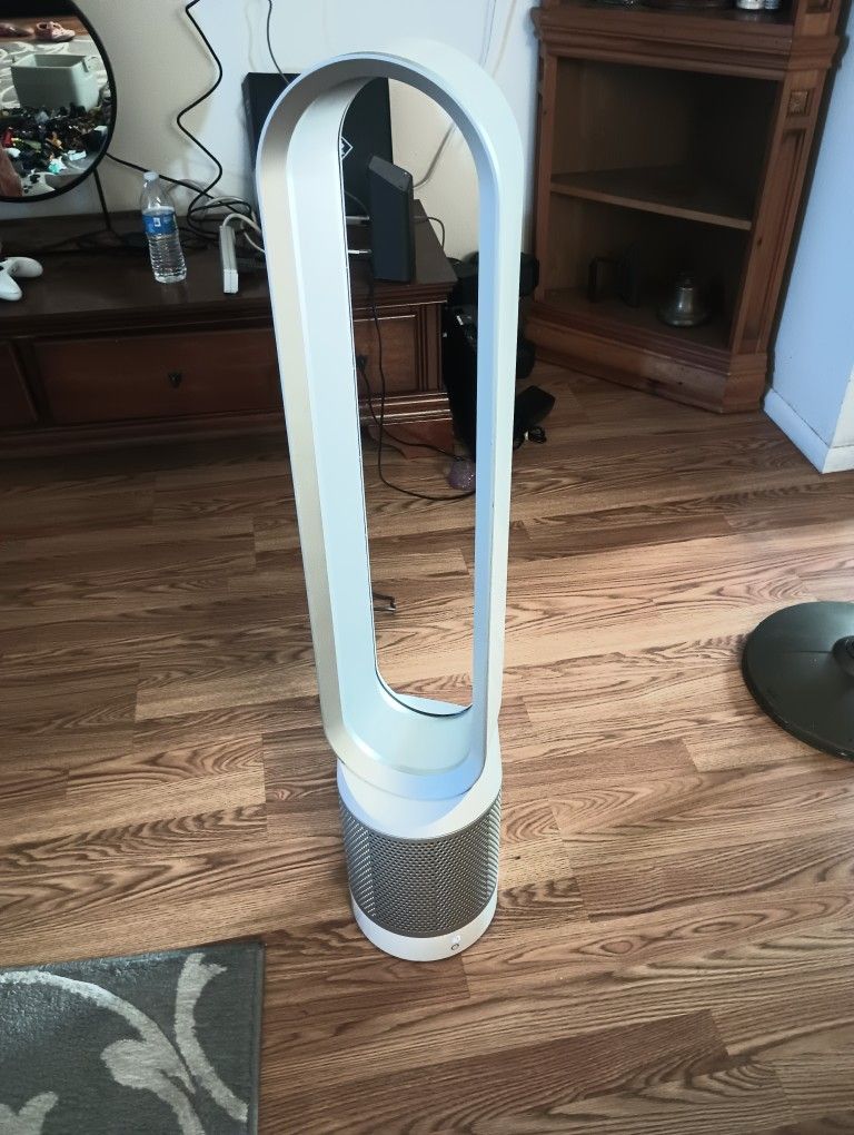 Dyson Am11 Pure Cool Tower Purifier Fan (Does Not Spin)