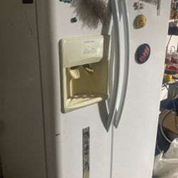 Crowley  Refrigerator W/ Ice And Water