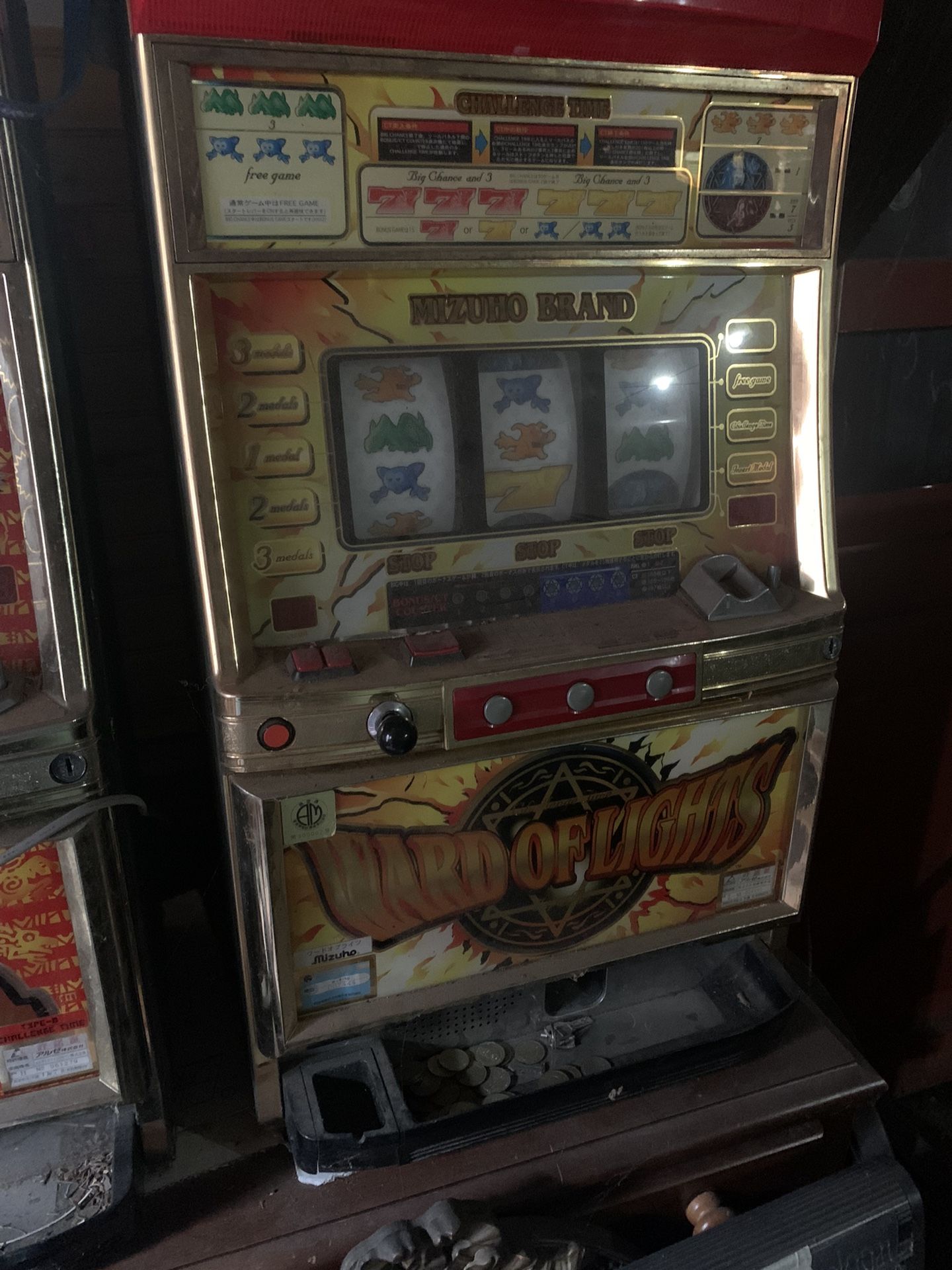 2 Slot Machines