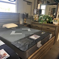 Stunning 4pc Bedroom Set! $599 🤎✨
