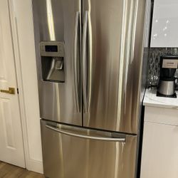 Samsung French Door Refrigerator RF268ABRS