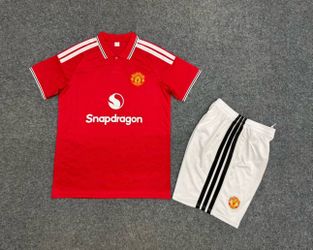 Manchester United soccer uniform/Uniforme de fútbol