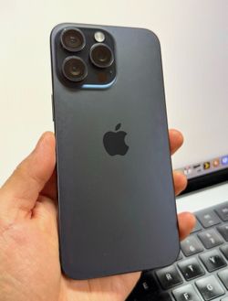 iPhone 15 pro max unlocked
