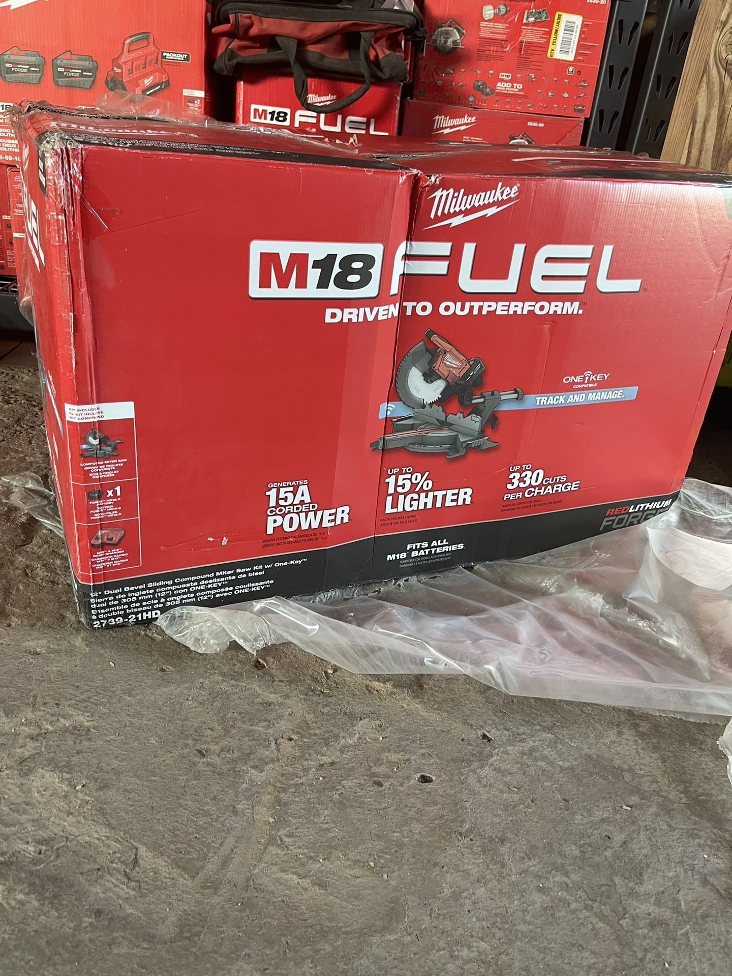 Milwaukee M18 FUEL 18V Lithium-Ion Brushless Cordless 12 in. Dual Bevel Sliding Compound Miter Saw Kit with One 12.0Ah Battery