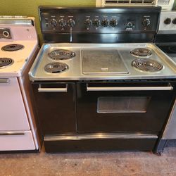40-in Electric Range By Frigidaire