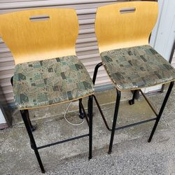 2 Bar Stools 