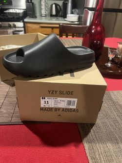 Onyx Yeezy slide