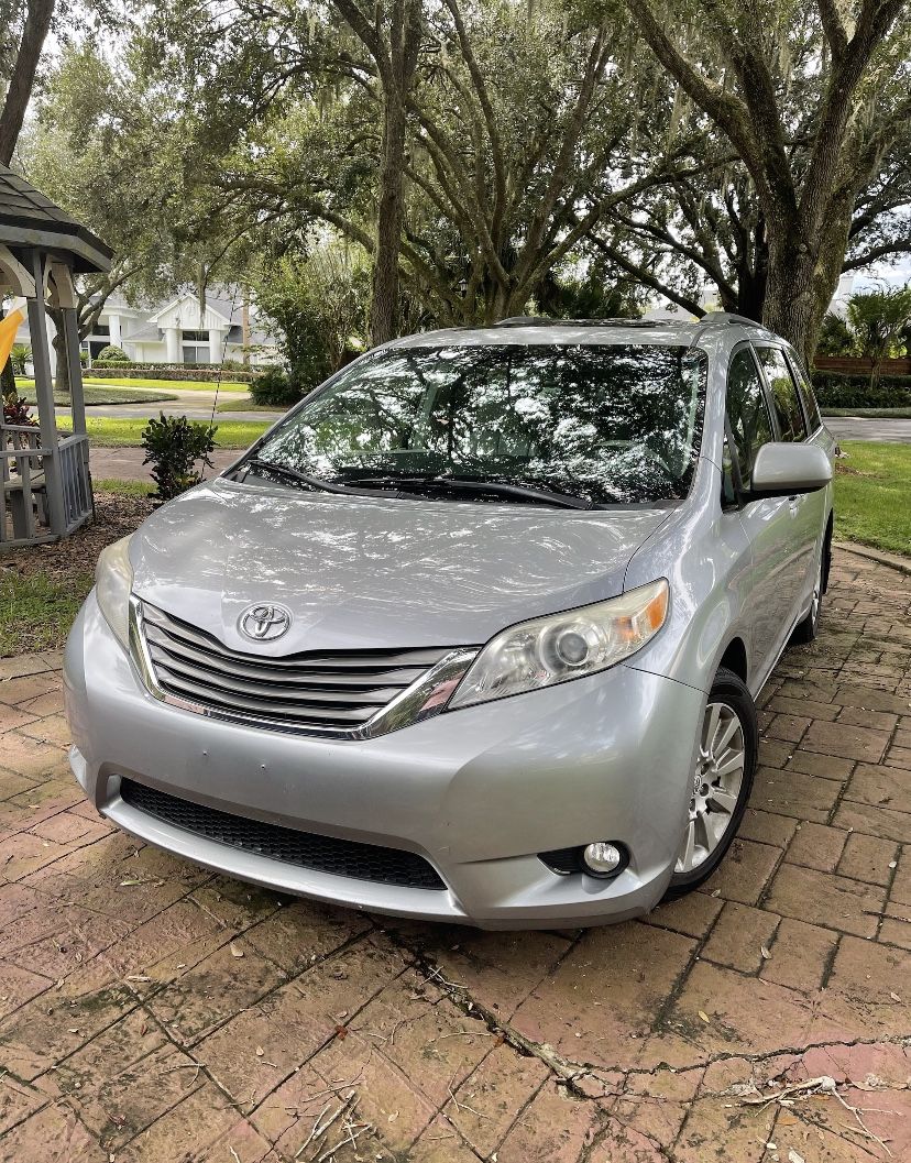 2011 Toyota Sienna