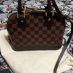 LV Purse 